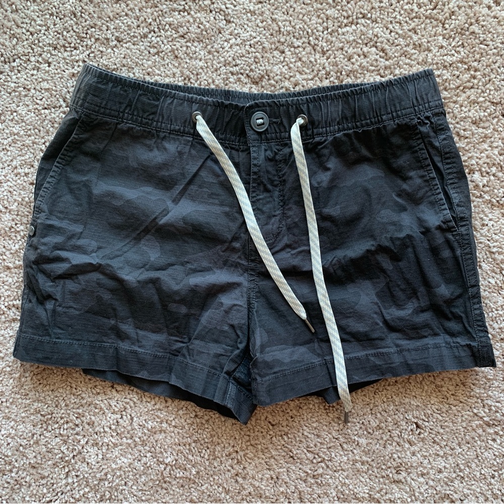 Vuori Womens Ripstop Shorts Small Black Gray Camouflage Camo VW364 Pockets